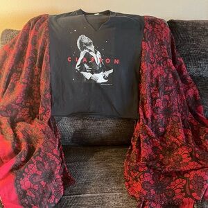 Eric Clapton boho/hippie tee.
Size L